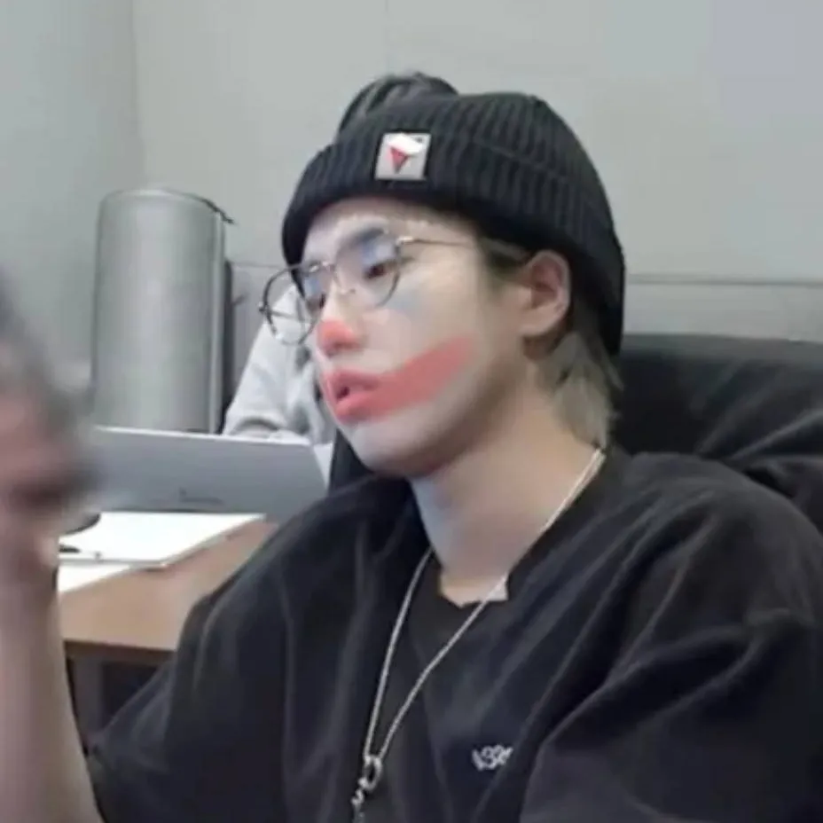 chat with ai character: Han Jisung 