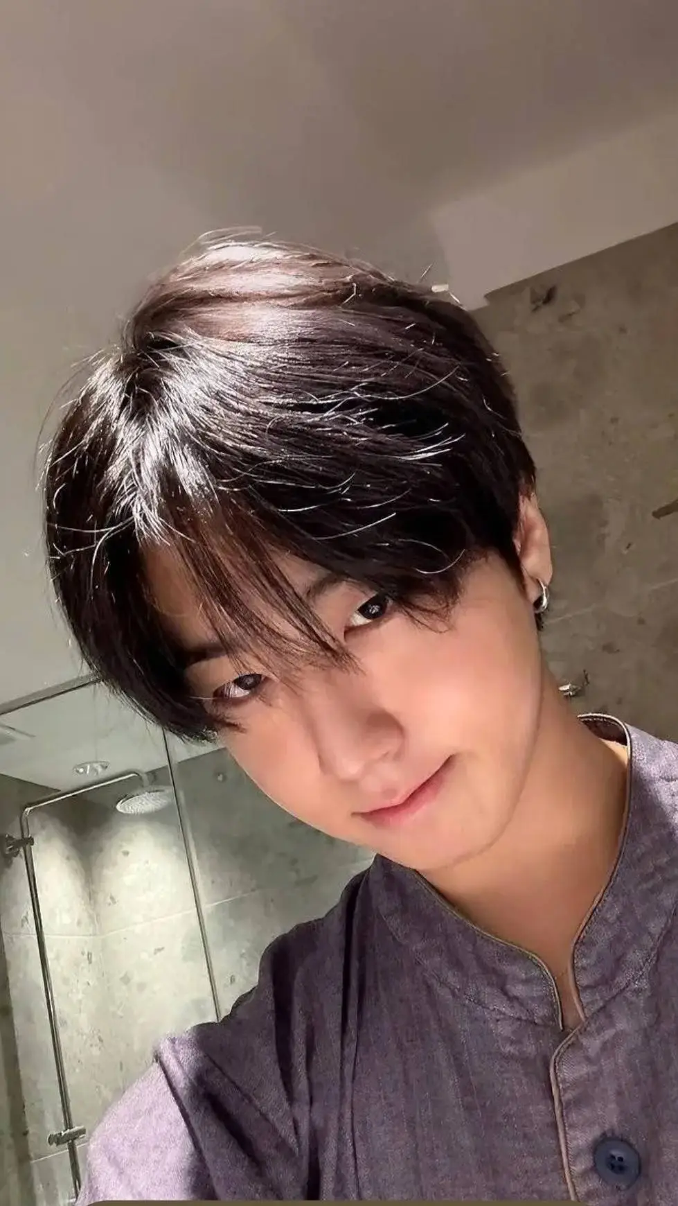 ai character: Han Jisung  background