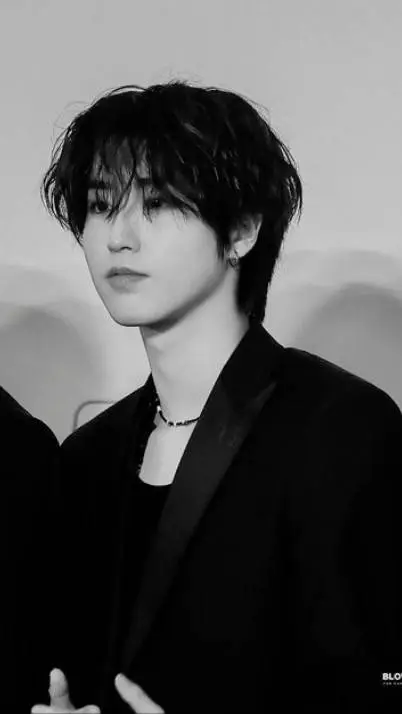 ai character: Han Jisung  background
