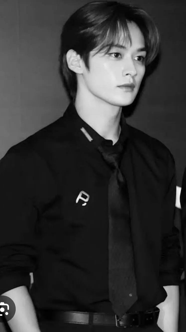 ai character: Lee Minho background