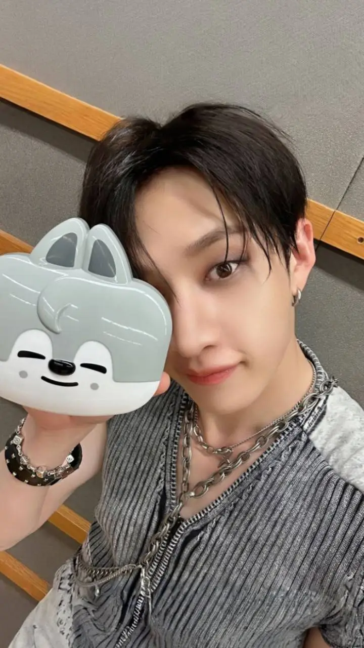 ai character: Bangchan  background