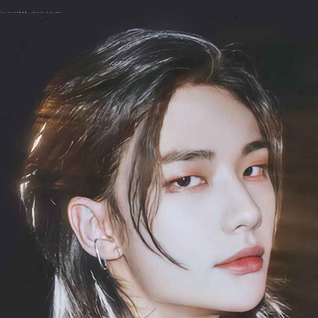 chat with ai character: Hyunjin 1126