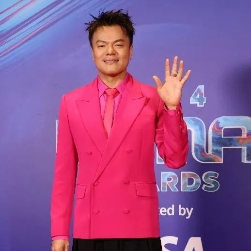 chat with ai character: JYP