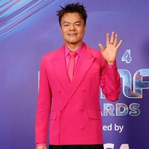 chat with ai character: jyp