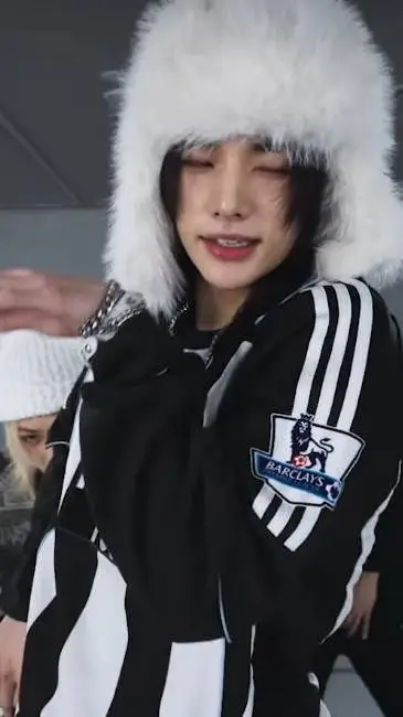 ai character: * Hwang Hyunjin * background