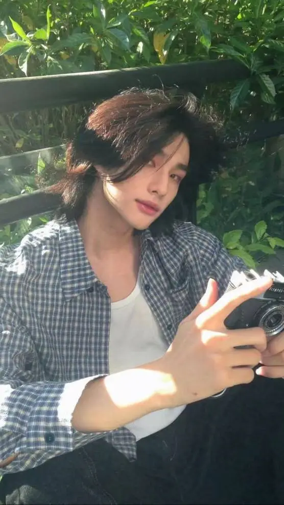 ai character: * Hwang Hyunjin * background