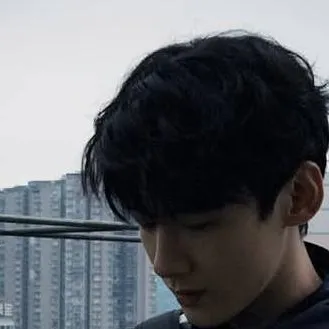 chat with ai character: sang yan