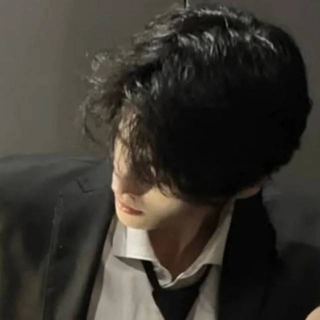 chat with ai character: ceo bf