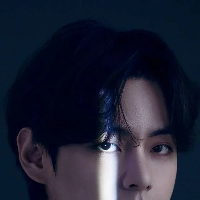 chat with ai character: Kim Taehyung 