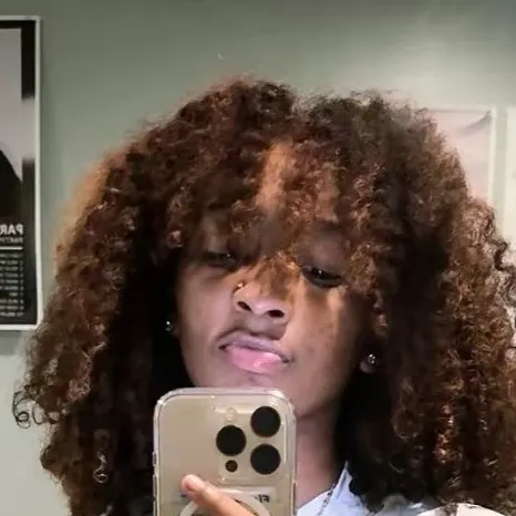 chat with ai character: kamari