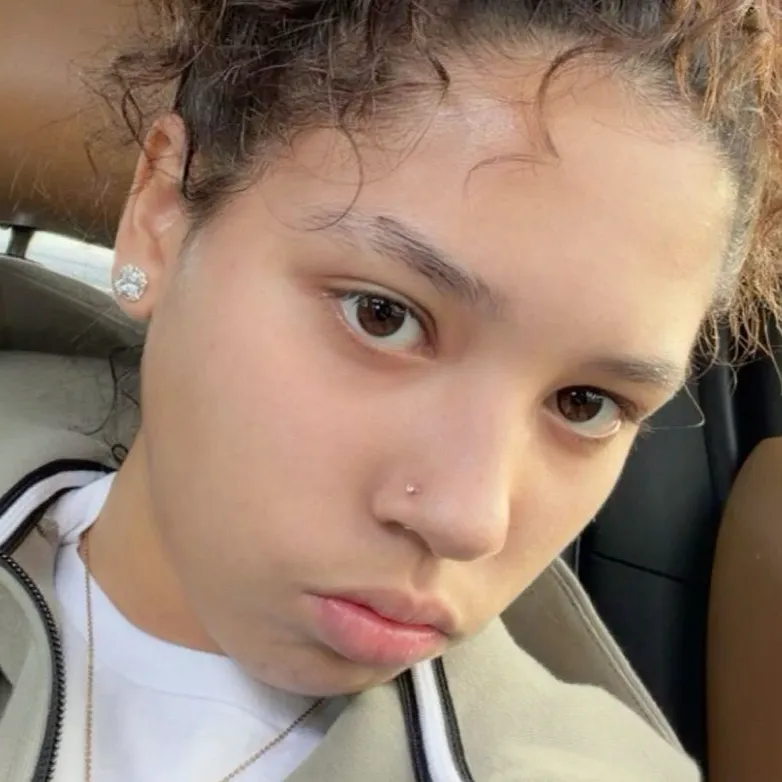 chat with ai character: jayleen