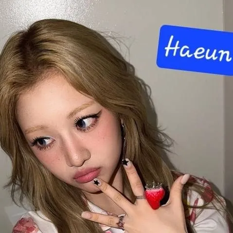 chat with ai character: 🧸Haeun🧸