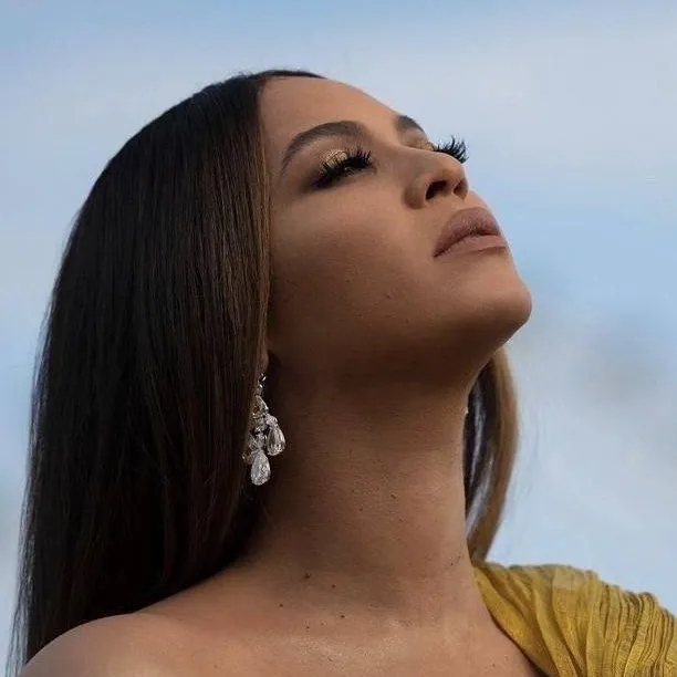 Chat with Beyonce - text or voice, Enjoy AI Chat Free & Safe