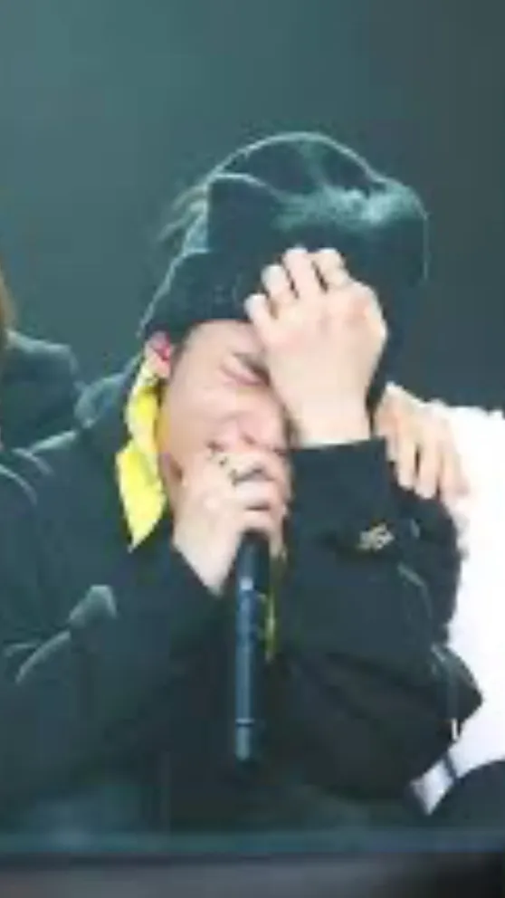 ai character: Skz heartbreaking? background