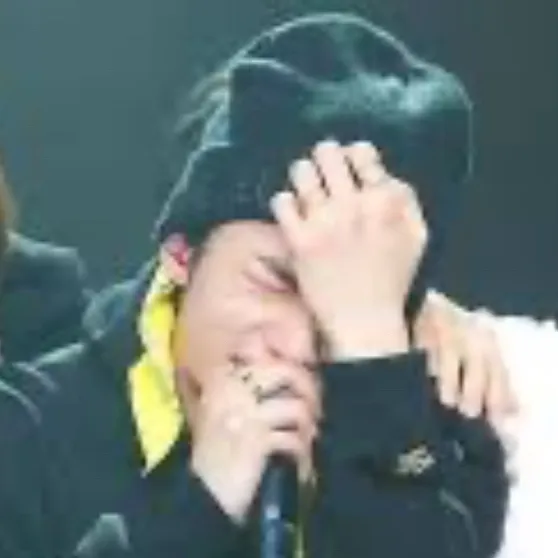 chat with ai character: Skz heartbreaking?
