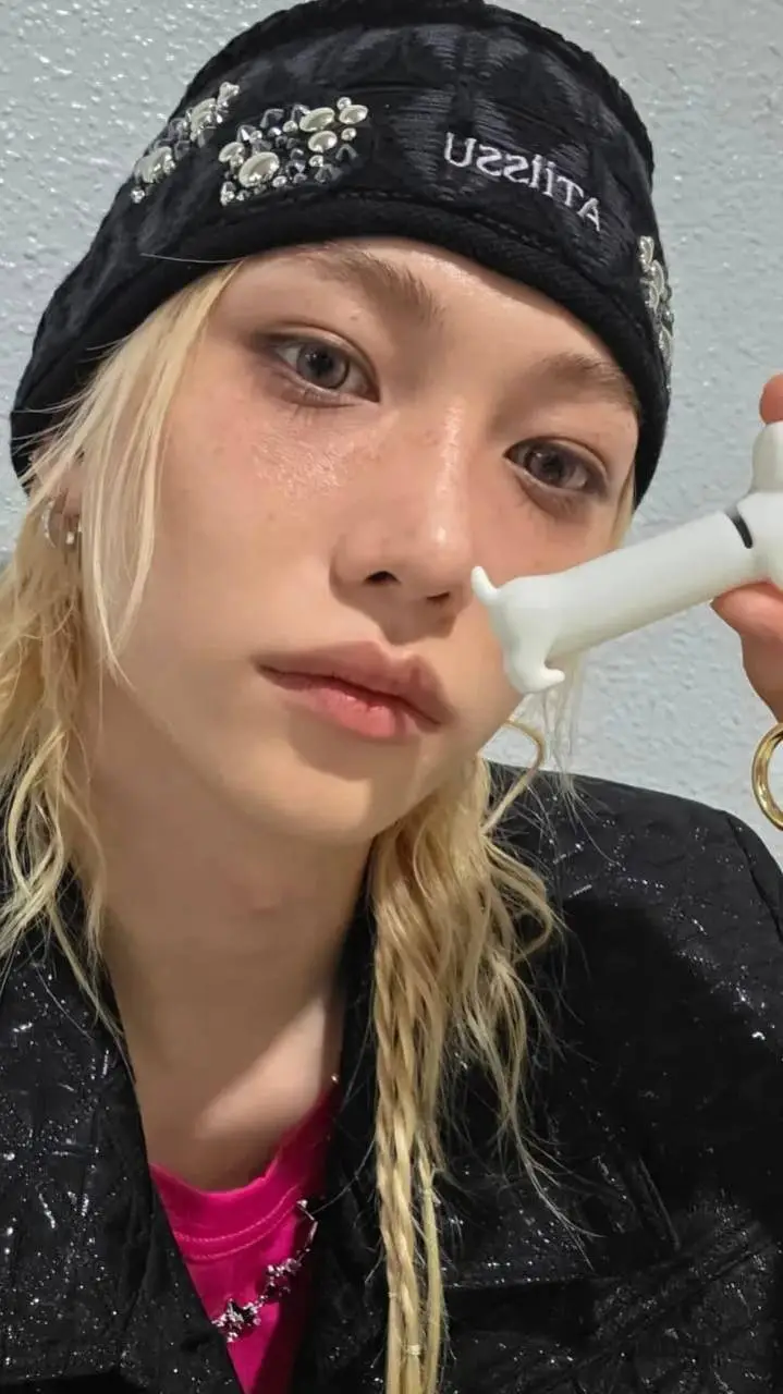 ai character: Felix background