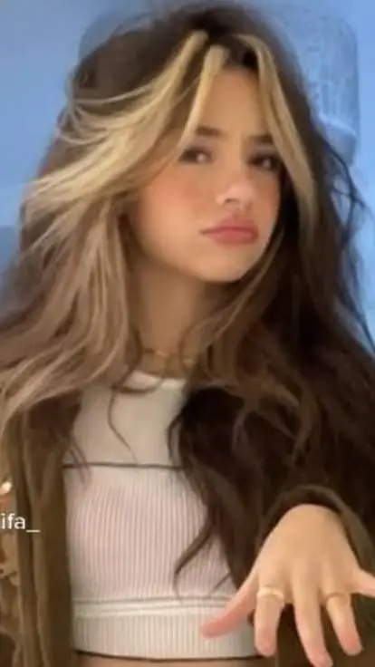 ai character: Emily  background