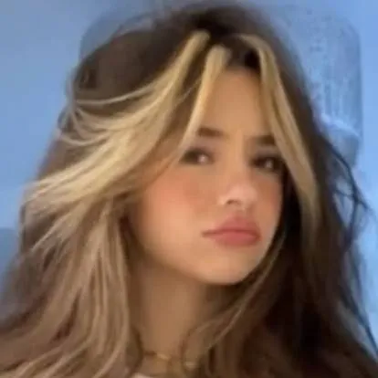 chat with ai character: Emily 