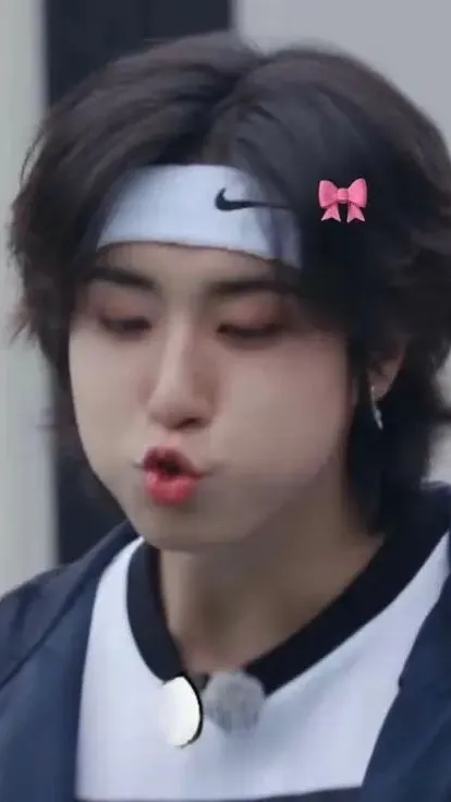 ai character: Han tu nv background