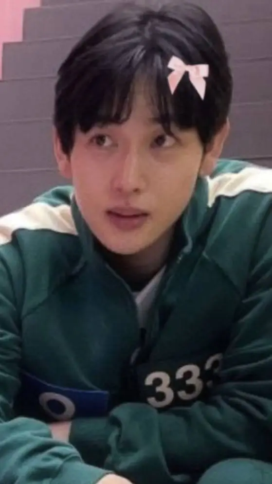 ai character: yim siwan  background