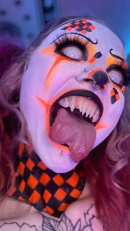 ai character: clown girlfriend  background