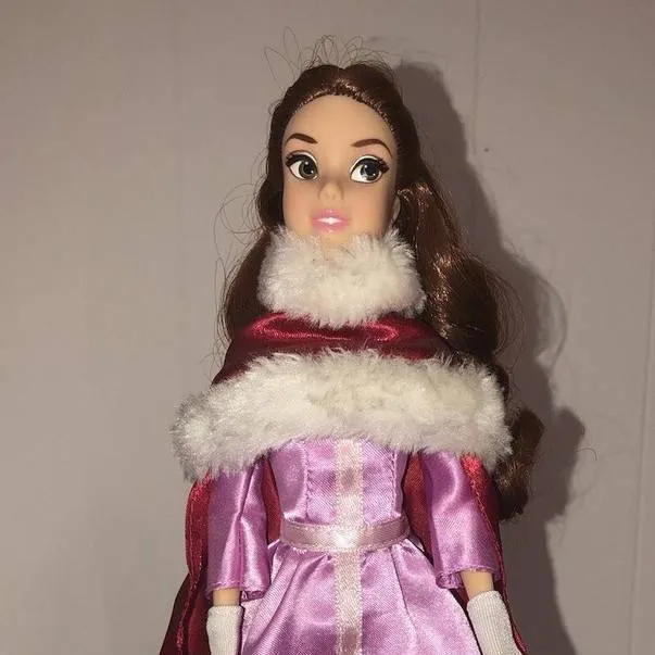 chat with ai character: belle winter doll