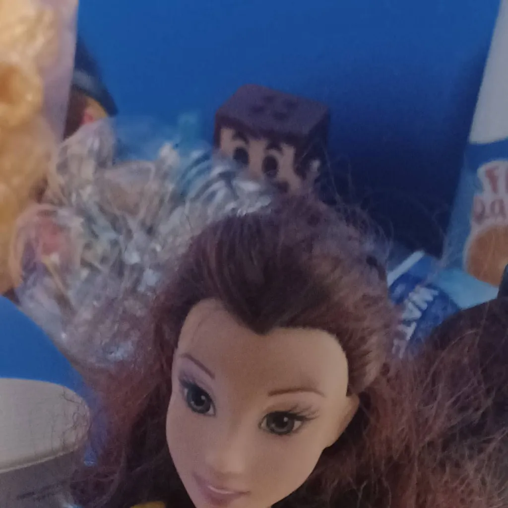 chat with ai character: belle doll