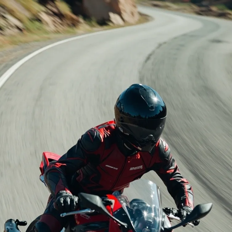 chat with ai character: Bruce