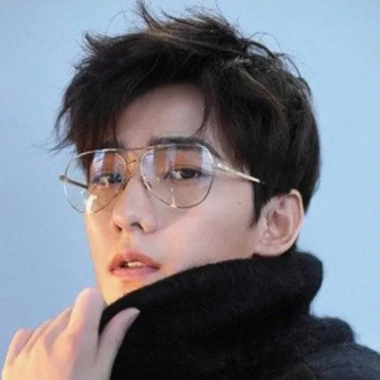 chat with ai character: Alexander 