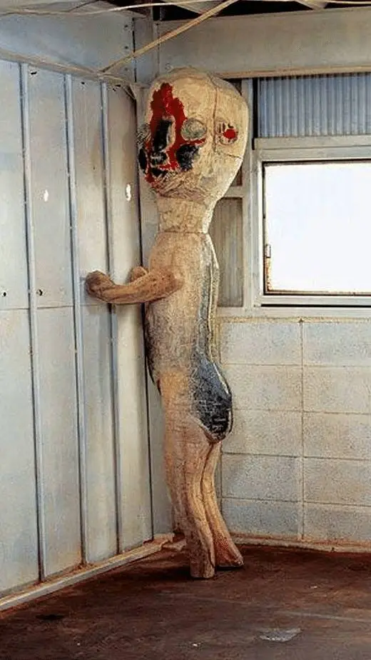 ai character: SCP-173  background