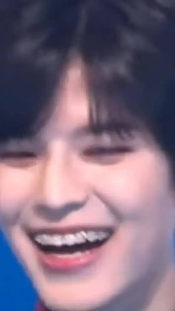 ai character: StrawberrySeungmin background
