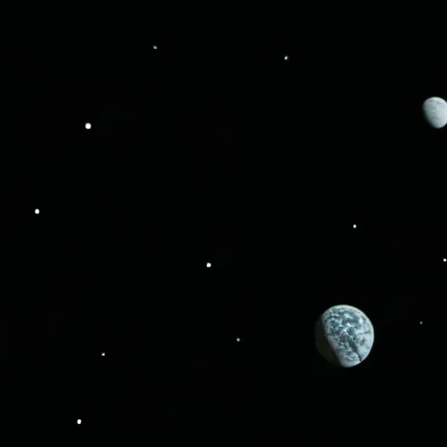 chat with ai character: Solar System