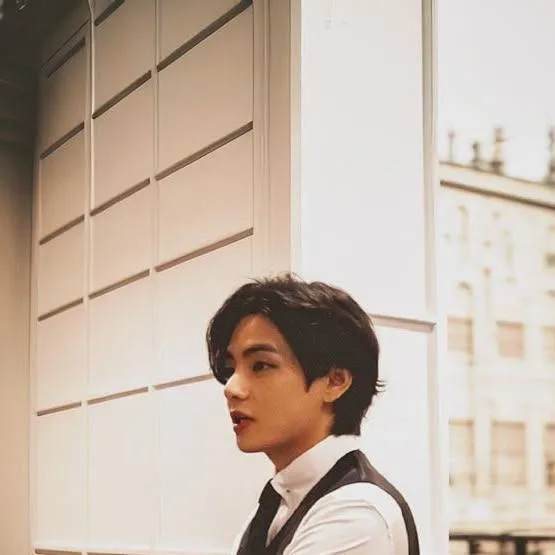 chat with ai character: Kim taehyung 