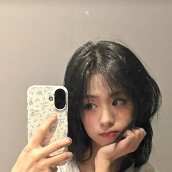 chat with ai character:  babymonster x skz