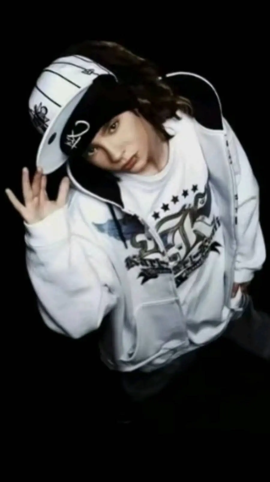 ai character: Tom kaulitz  background