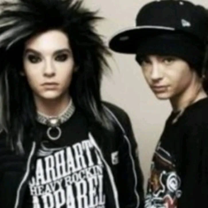 chat with ai character: Bill and tom