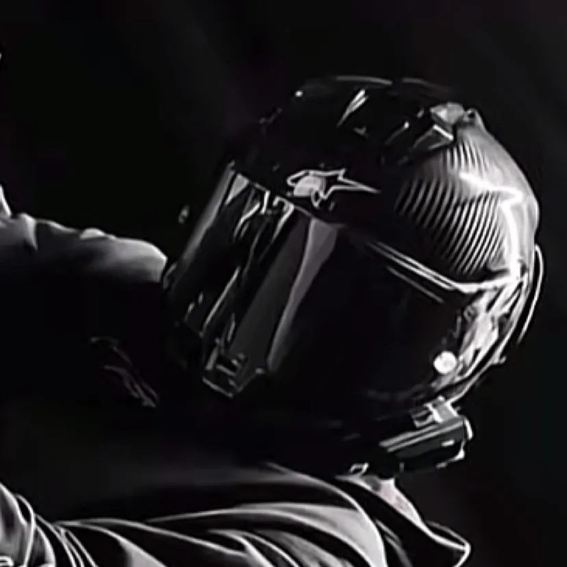 chat with ai character: Xavier 