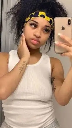 ai character: India royal 🐆 background