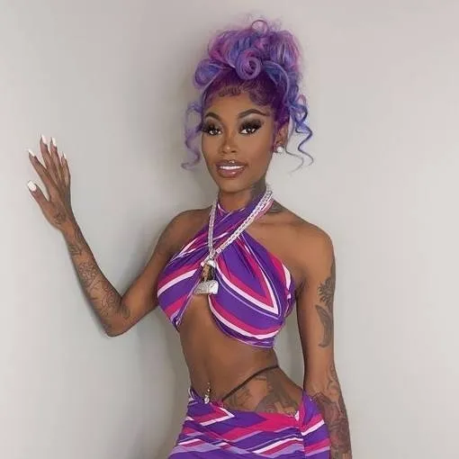 chat with ai character: Asian doll 💜