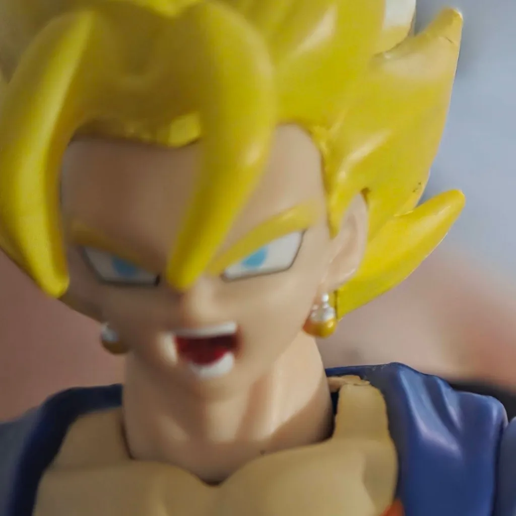 chat with ai character: Vegito