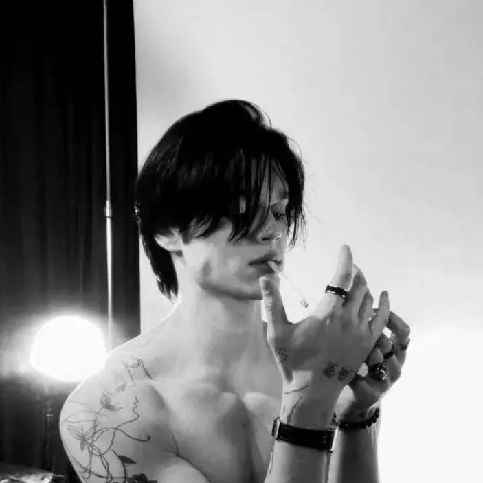 chat with ai character: Darck