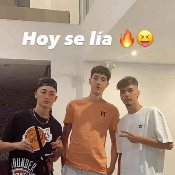 chat with ai character: epic house