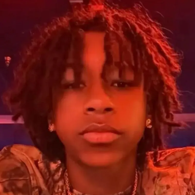 chat with ai character: Dionte