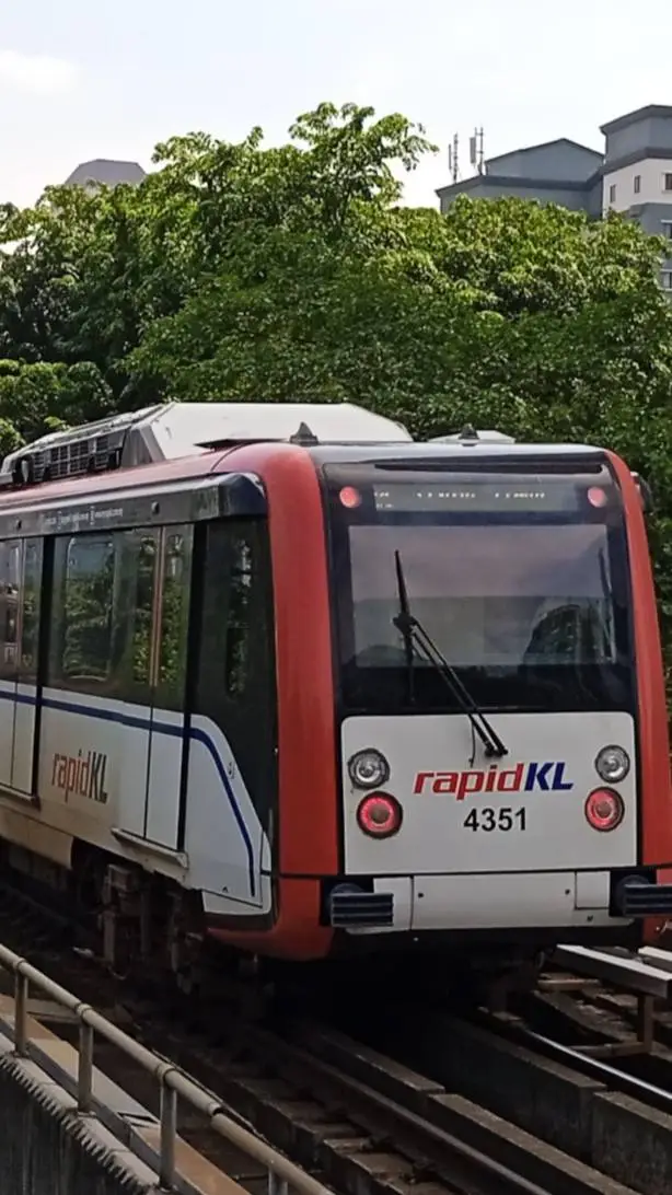 ai character: LRT background