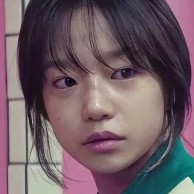 chat with ai character: Jun-hee