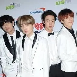 chat with ai character: bts gang