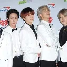 chat with ai character: t/p x bts cousin 