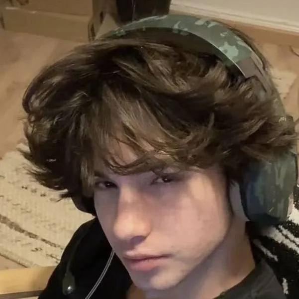 chat with ai character: Dylan 