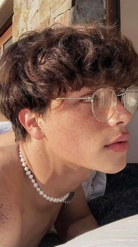 ai character: Matteto  background