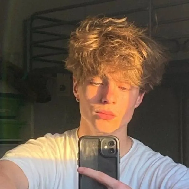 chat with ai character: marvin